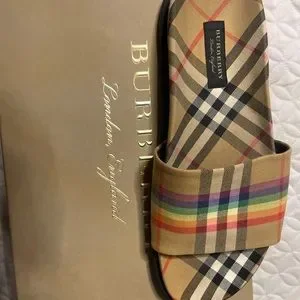 Burberry | Shoes | Burberry Antique Yellow Check Ashmore  display picture 1
